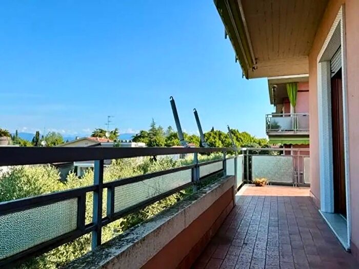 Appartamento quadrilocale in vendita in Desenzano Del Garda