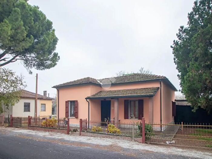 Casa quadrilocale in vendita in Via Salara Comunale, Cervia