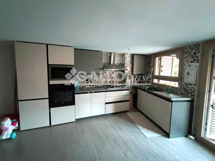 Casa con 6 locali in vendita in Spezzano Della Sila