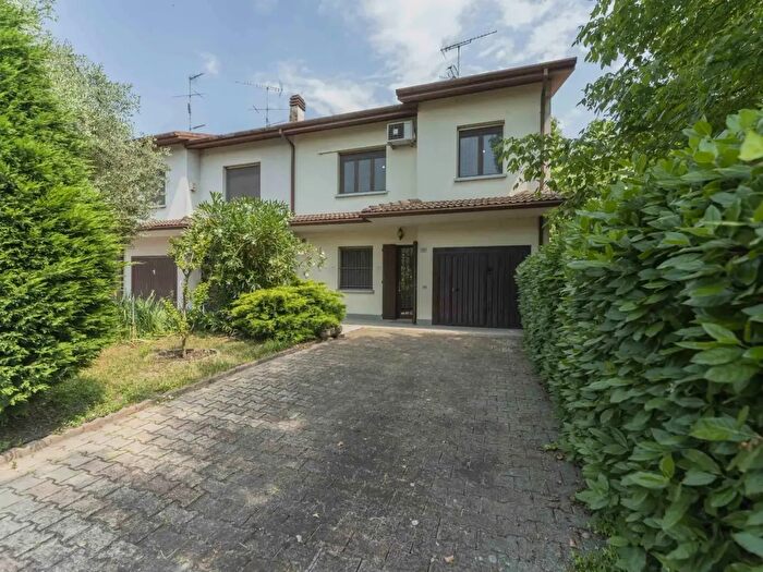 Casa con 5 locali in vendita in Via Dino Gotti, Malalbergo