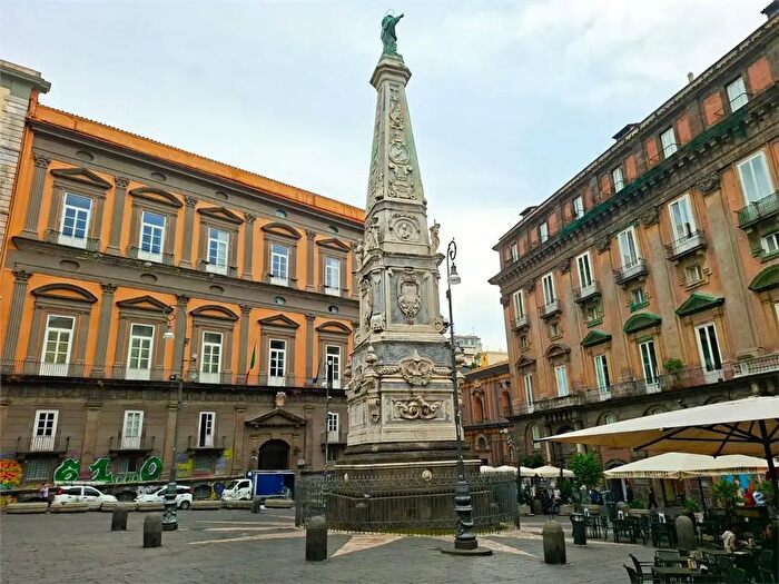 Appartamento trilocale in affitto in Vico San Geronimo, Napoli