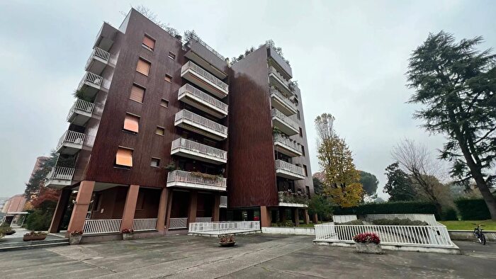 Appartamento quadrilocale in vendita in Via Giuditta Pasta Milano, Milano