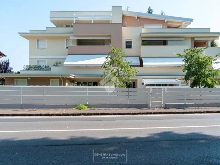 Appartamento quadrilocale in vendita in Viale Vittorio Veneto, Vignola