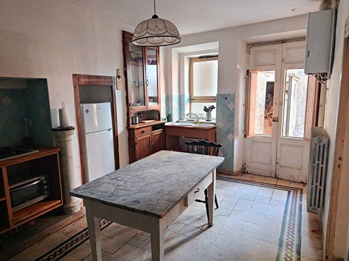 Appartamento trilocale in affitto in Via Fontana, Villa Santa Maria