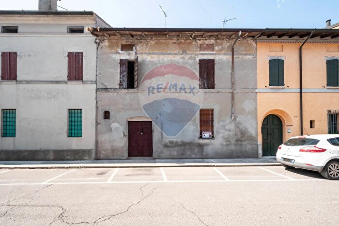 Casa trilocale in vendita in Via Marconi, Rivarolo Mantovano