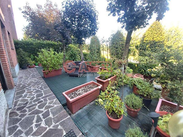 Appartamento bilocale in affitto in Via Roma, Centro, Casatenovo