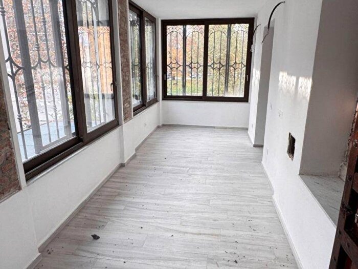 Appartamento quadrilocale in affitto in Piazzale Brescia, San Siro, Milano