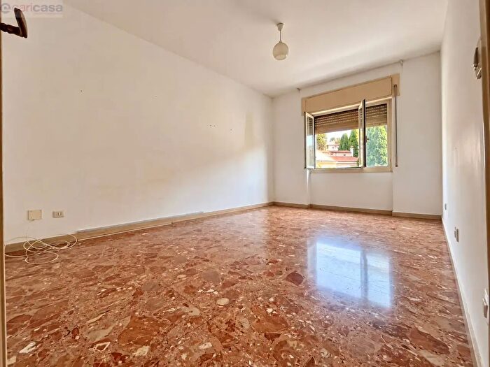 Appartamento trilocale in vendita in Via Galileo Galilei, Sanremo