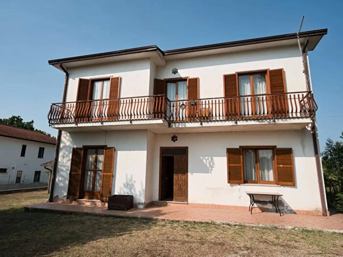 Casa con 11 locali in vendita in Via Olivella, Ceprano
