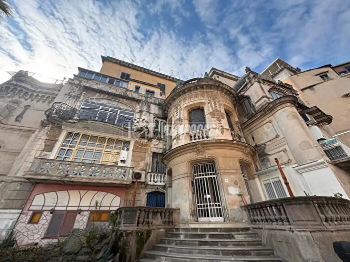 Appartamento quadrilocale in vendita in Vico Sant Eframo Vecchio, Napoli