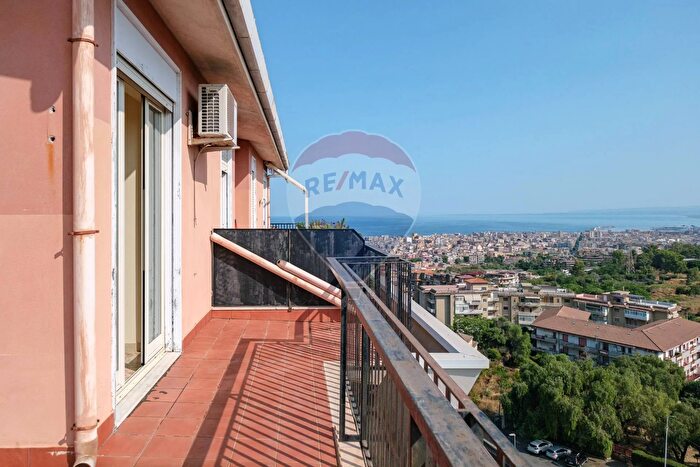 Appartamento con 5 locali in vendita in Via del Canalicchio, Tremestieri Etneo