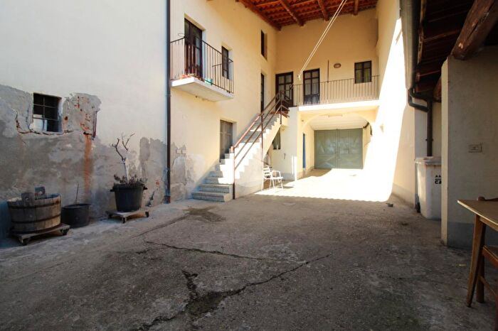 Casa con 5 locali in vendita in Via Cavour, Pocapaglia
