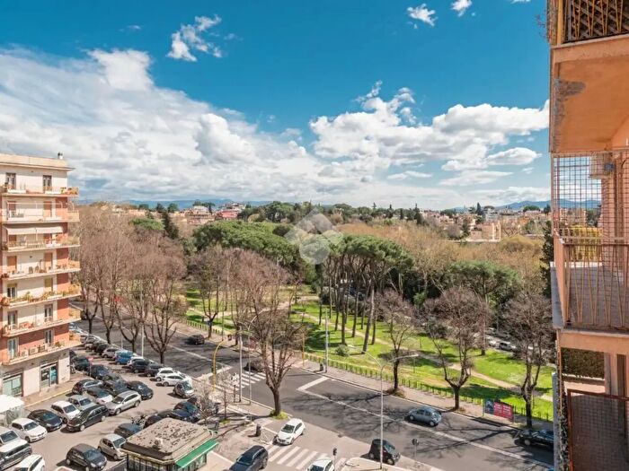 Appartamento trilocale in vendita in Via Nomentana Nuova, Roma