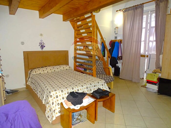 Appartamento trilocale in vendita in Via Cesare Abba, Catania