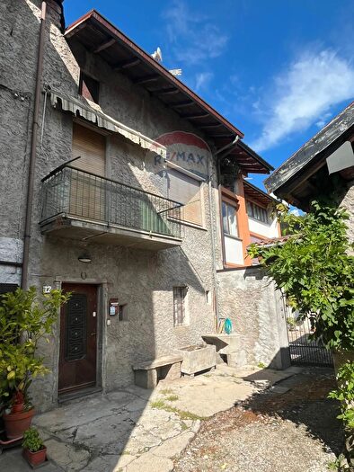 Appartamento quadrilocale in vendita in per Arcumeggia, Cuveglio