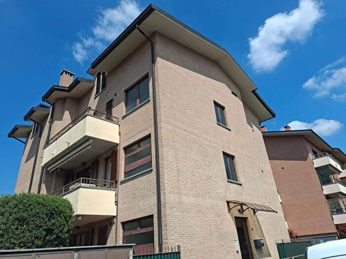 Appartamento bilocale in affitto in Strada Statale dei Giovi, Centro, Lentate sul Seveso