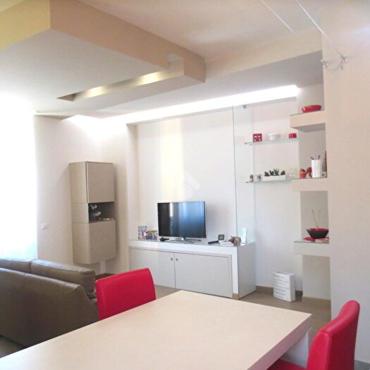 Appartamento bilocale in vendita in Via Camilla, Roma