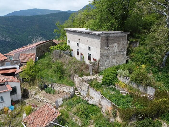 Casa con 10 locali in vendita in Via Provinciale, San Mauro Cilento