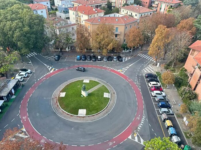 Appartamento con 6 locali in vendita in Piazzale Leonardo da Vinci, Imola