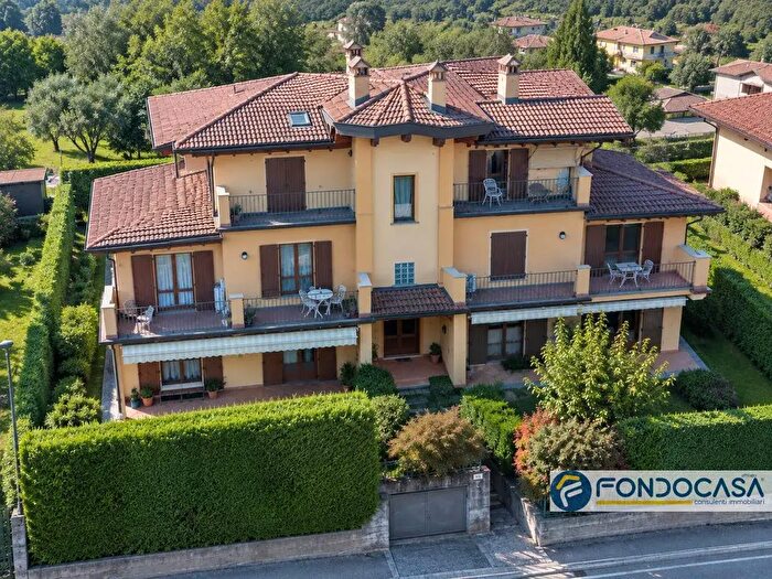 Appartamento trilocale in vendita in Via Duca d'Aosta, Provaglio D'Iseo