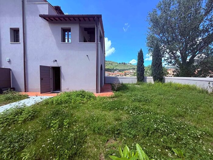 Appartamento trilocale in affitto in Via di Compiobbi, Bagno A Ripoli