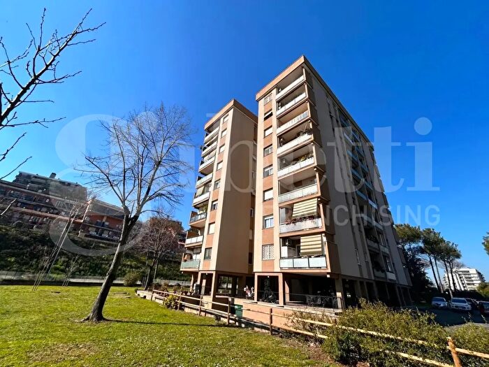 Appartamento trilocale in vendita in Via Fiume Bianco, Roma