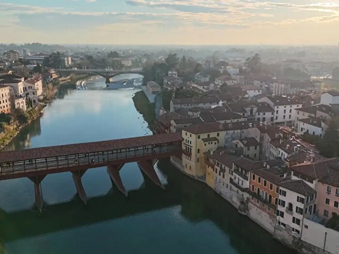 Appartamento con 7 locali in vendita in Destra Brenta, Bassano Del Grappa