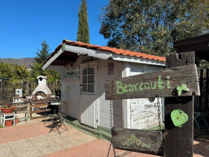 Casa con 6 locali in vendita in Via Fontana delle Fosse Velletri, Velletri
