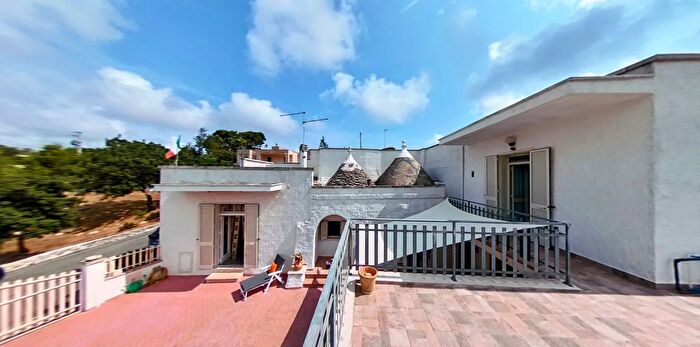 Casa con 6 locali in vendita in Fasano