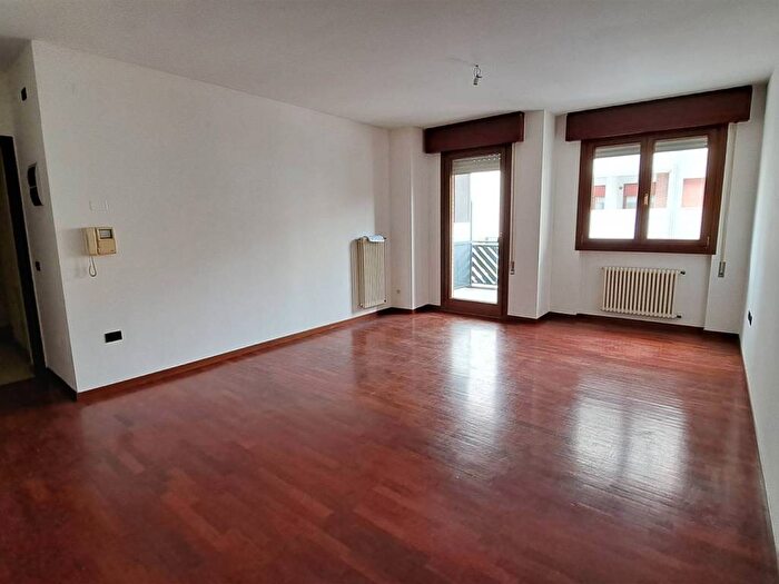 Appartamento con 5 locali in affitto in Chiesanuova, Padova