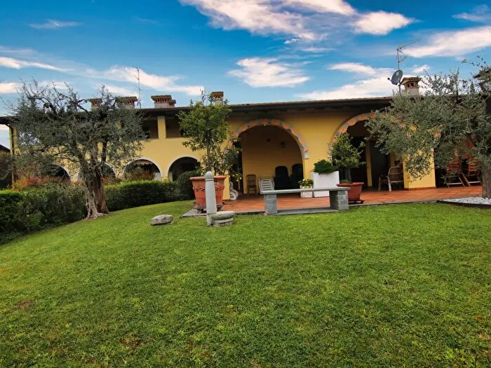 Appartamento con 6 locali in vendita in Via Bertanigra, Padenghe Sul Garda