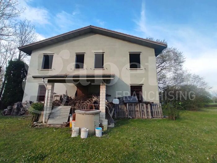 Casa con 5 locali in vendita in Via del Bordone, Bologna