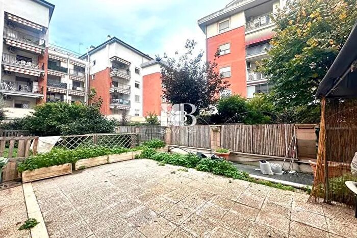 Appartamento con 5 locali in vendita in Via Lucio Lombardo RomaEur, Roma