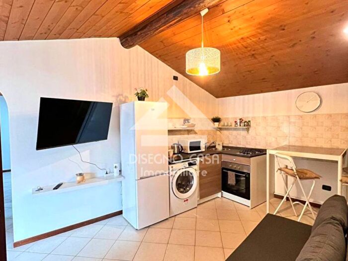 Appartamento bilocale in affitto in Via Giuseppe Parini, Valmadrera