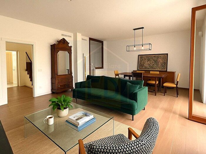 Appartamento con 5 locali in affitto in Piazza Generale Armando Diaz, Centro Storico, Savona