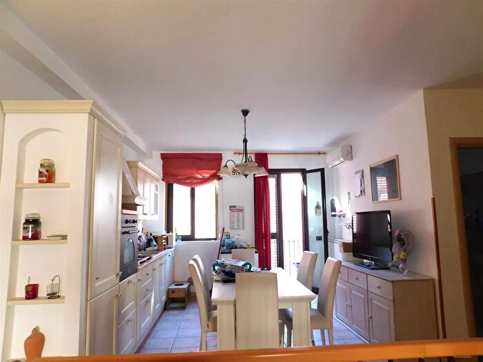 Casa con 6 locali in affitto in Via Filippo Juvara, Ragusa