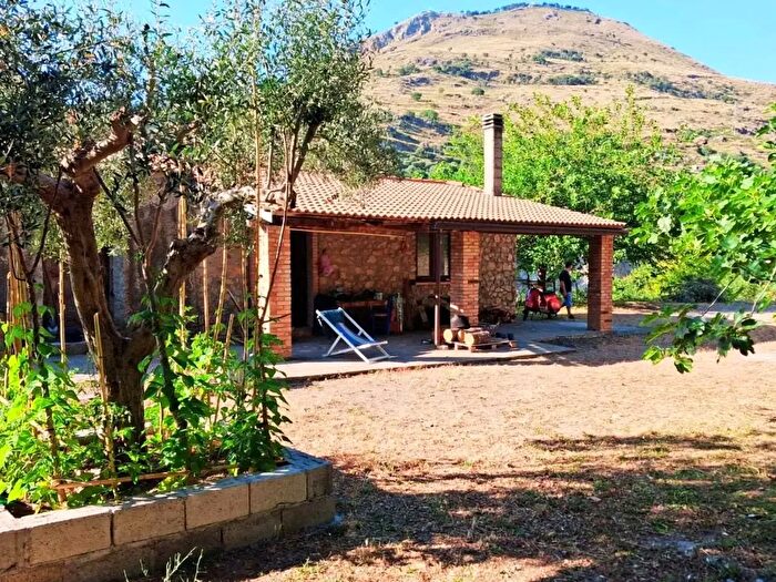 Casa quadrilocale in vendita in Corso S Benedetto, Cetraro