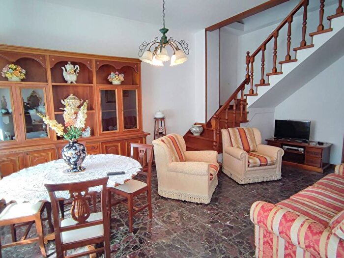 Appartamento con 5 locali in affitto in Piazza Giuseppe Garibaldi, San Polo In Chianti, Greve in Chianti