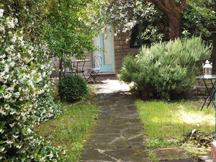 Appartamento con 5 locali in affitto in Via San Zanobi, San Marco SS Annunziata, Firenze