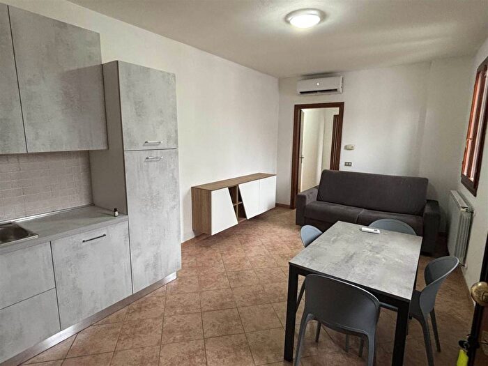 Appartamento bilocale in affitto in Centro, Castelguglielmo