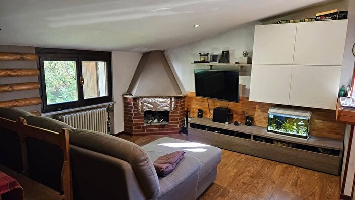 Casa bilocale in vendita in Via Maggio Varallo Vercelli, Varallo