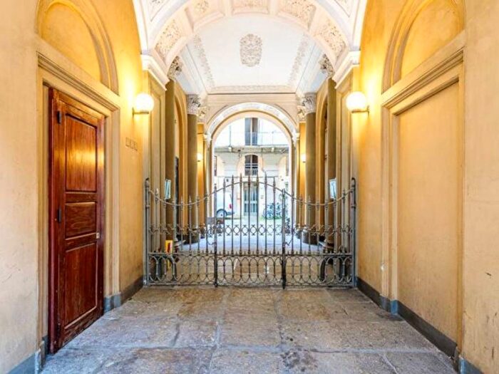 Appartamento bilocale in affitto in Via Saluzzo, San Salvario Baretti, Torino
