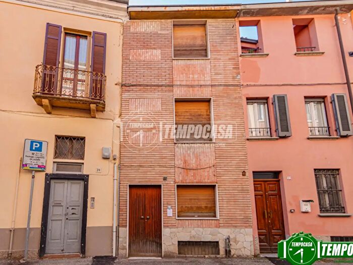 Casa con 5 locali in vendita in Voghera