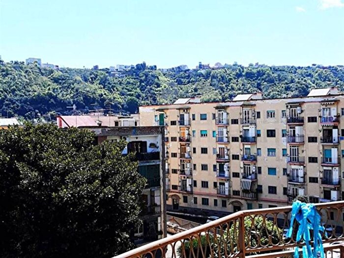 Appartamento quadrilocale in affitto in Via Cavalleggeri, Fuorigrotta, Napoli