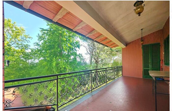 Casa con 16 locali in vendita in Fucecchio