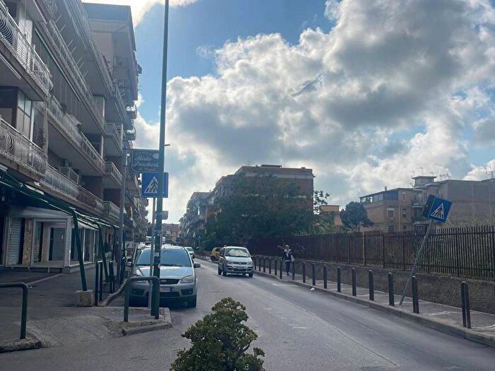 Appartamento trilocale in affitto in Via Vicinale San Donato, Pianura, Napoli