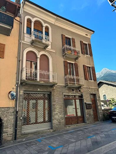 Appartamento quadrilocale in vendita in Via Emile Chanoux Chatillon, Chatillon
