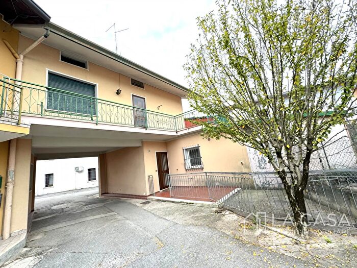 Case in Vendita e in Affitto - 2