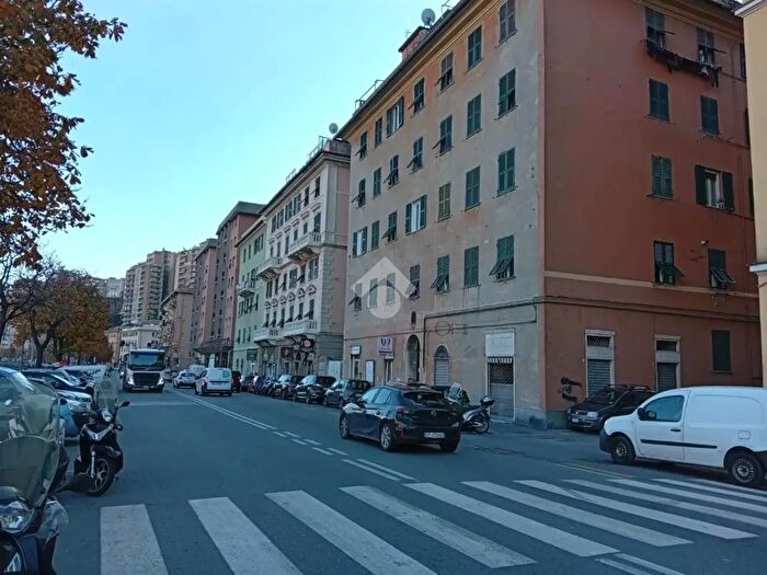 Appartamento quadrilocale in vendita in Via Bobbio, Genova