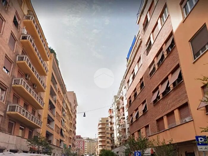 Appartamento quadrilocale in vendita in Roma